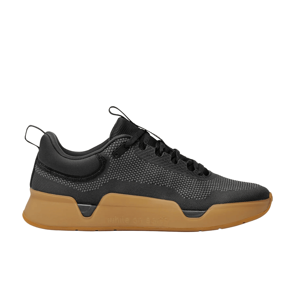 move-trainer-black-gum-while-on-earth