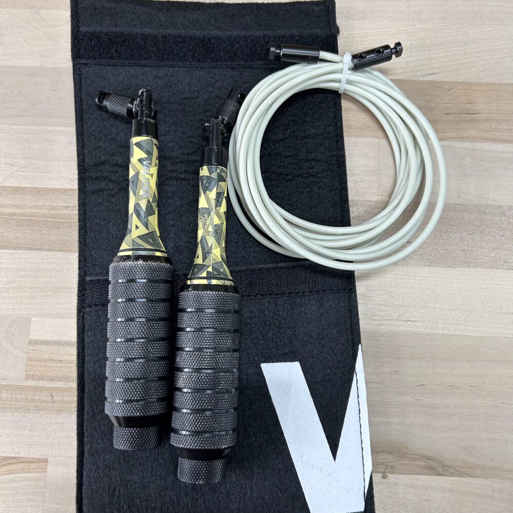 Outlet: Velites Grenzenloses Springseil Camo inkl. Tasche, Zusatzgewichte (2x100g, 2x50g, 2x200g) und Standard Kabel 4mm